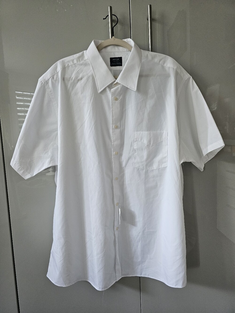 Arrow Men Plain White Short-Sleeve Button-Up Shirt - Classic Cotton